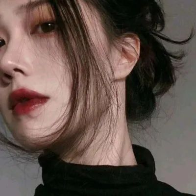 高清气质高雅干净的女头像图片(32张)